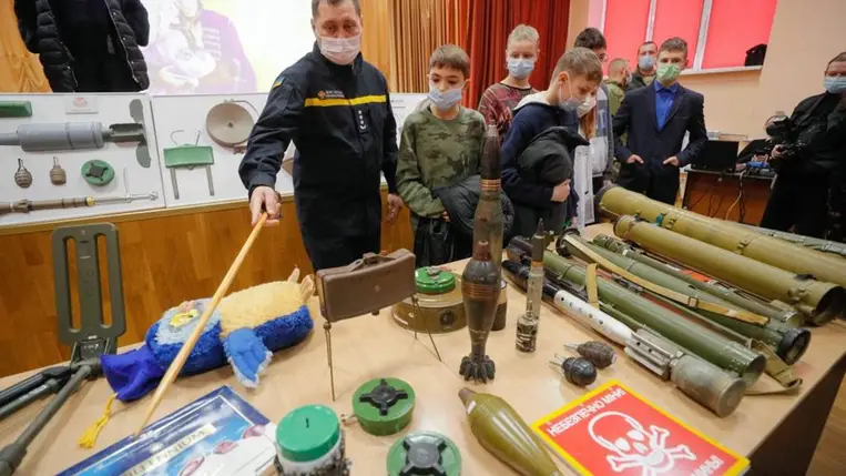 2 diák került kórházba, miután egy katonai bemutatón robbanás történt egy dnyiprói iskolában. Illusztráció. Fotó: Internet