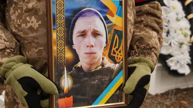 Ungváron elbúcsúztatták Olekszij Brinyko katonát. Fotó: Ungvári Városi Tanács