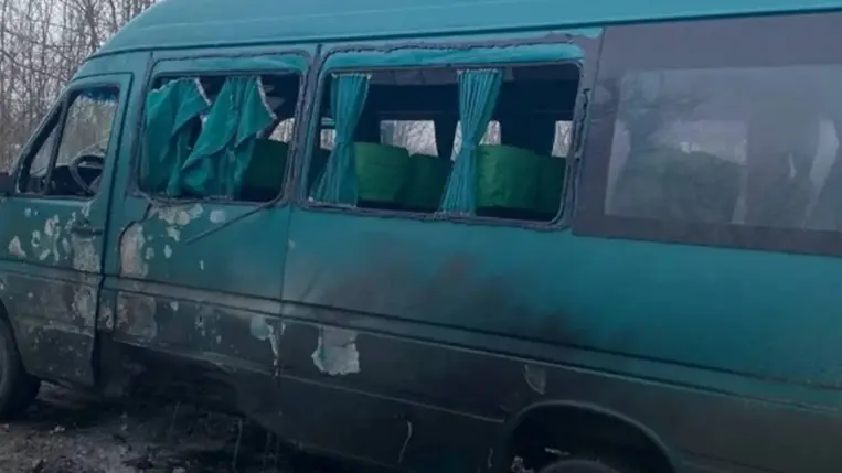  Orosz drón csapódott egy menetrend szerinti buszba Zaporizzsjában.Фото: Суспiльне