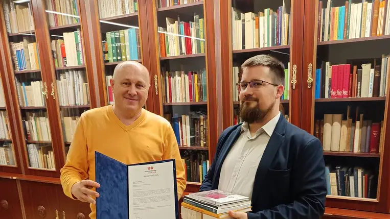 Írott szó karácsonyra - A Hagyományok Háza erdélyi könyvadománya. Fotó: Hagyományok Háza