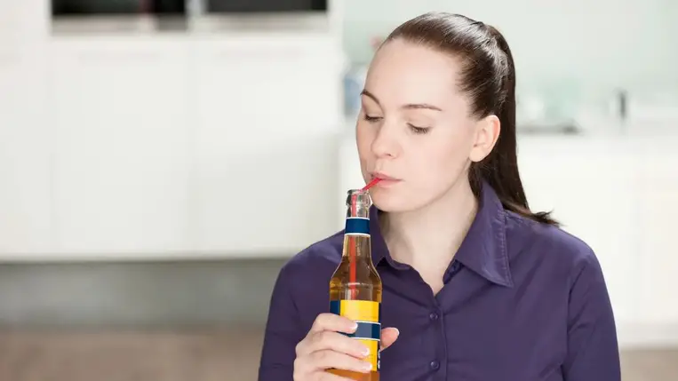 Kiadták a riasztást: ez az egészségesnek hitt ital valójában megöli a májad!