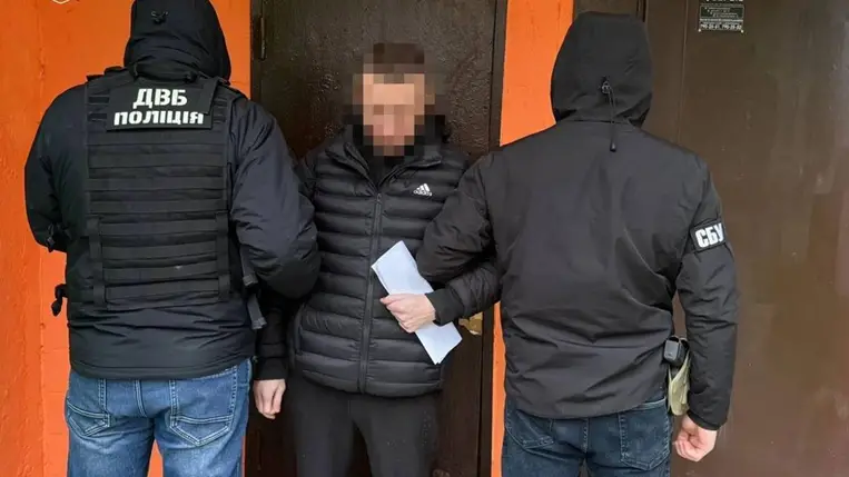 Az utolsó pillanatban csaptak le egy orosz hálózatra Kijevben, ukrán katonák meggyilkolását tervezték .Photo by the Kyiv Regional Prosecutor’s Office / Telegram
