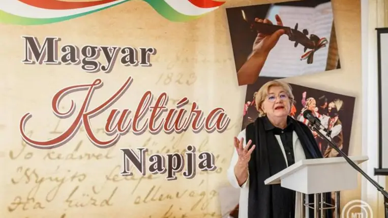 Szili Katalin miniszterelnöki főtanácsadó beszédet mond a magyar kultúra napja alkalmából tartott ünnepségen a Kárpátaljai Magyar Művelődési Intézetben Beregszászon 2026. január 22-én. MTI/Nemes János