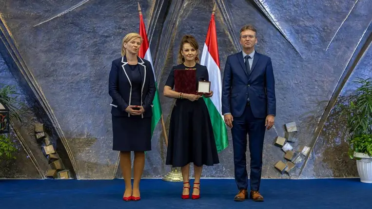 Magyar Fiatalokért Díjat kapott Dobsa Beáta