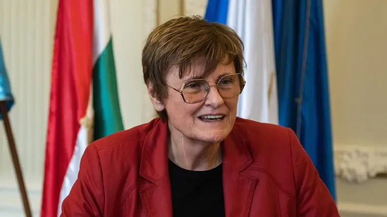 Karikó Katalin biokémikus, az egyetem Nobel-díjas professzora a Szegedi Tudományegyetem (SZTE) innovációs napján az egyetem rektori épületének dísztermében 2025. november 17-én (Fotó: MTI/Oláh Tamás)