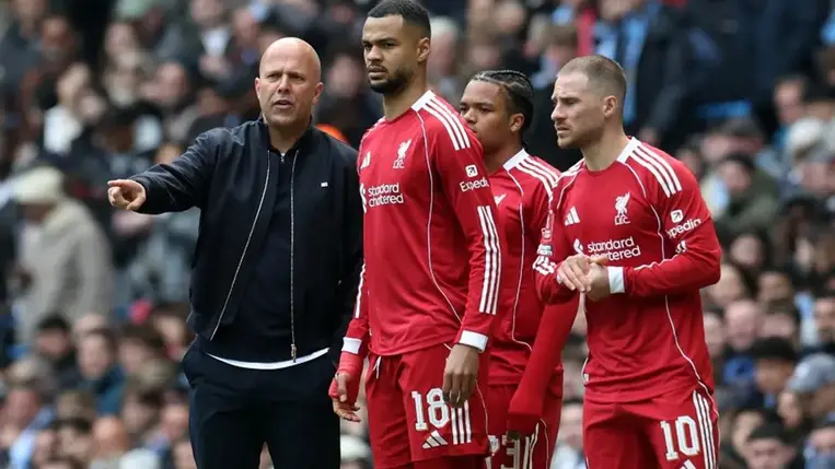 Brutális rekord felé robog Arne Slot és a Liverpool