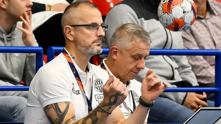 Fontos bejelentés: távozik a Fradi edzője