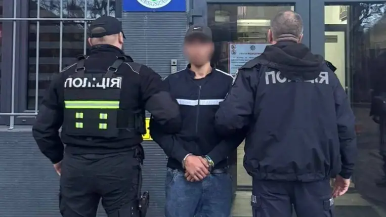 Aranyékszereket lopott egy idős nő házából – a bíróság letöltendő szabadságvesztést szabott ki. Fotó: Ukrán Nemzeti Rendőrség