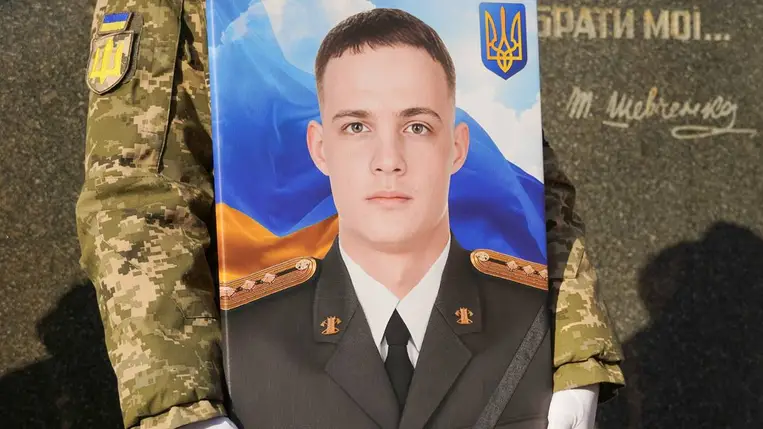 Ungváron elbúcsúztak a 25 éves Mihajlo Honcsaruk katonától. Fotó: Ungvári Városi Tanács