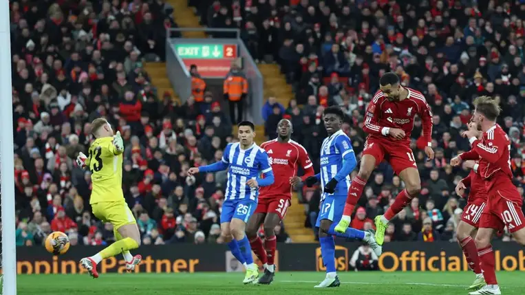 A Liverpool eladhatja Slot kedvenc játékosát