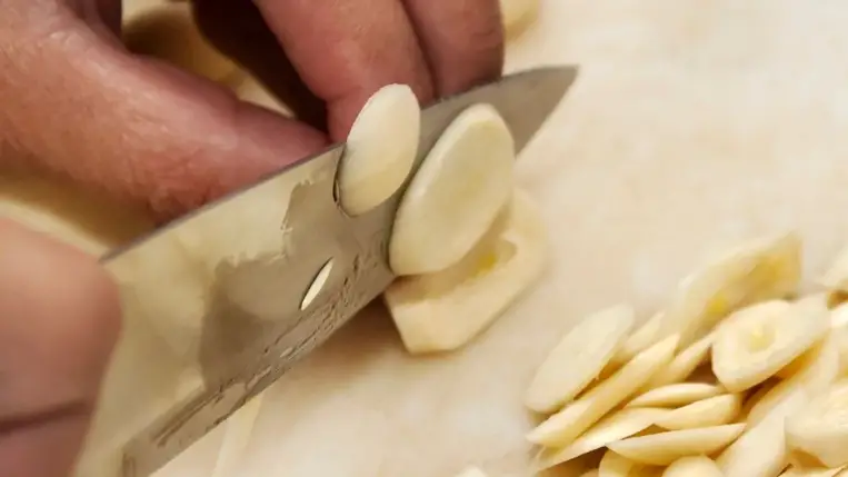 Nem csak az immunrendszert erősíti a fokhagyma