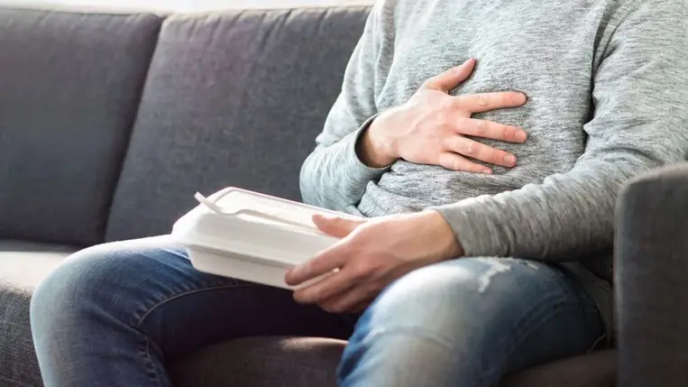 Gyomorégés: 5 otthoni tipp, amivel gyorsan megszabadulhatsz tőle