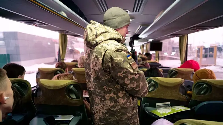 A határőrök hamis rokkantsági igazolást találtak egy 24 éves férfinál az ungvári határátkelőn. Fotó: DPSZU