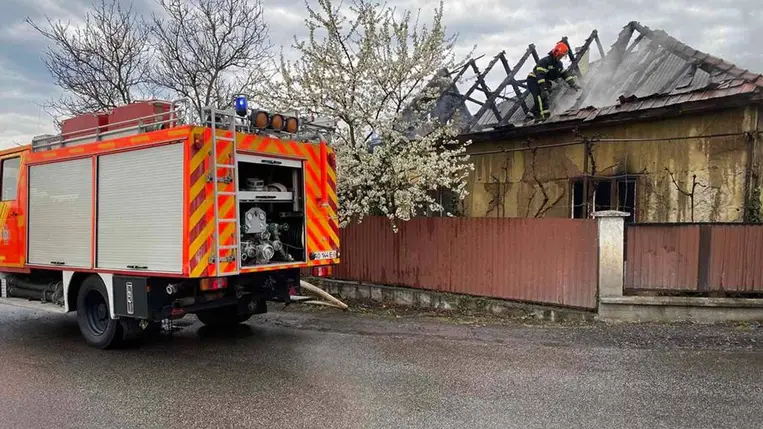 Kigyulladt egy ház Onokon – az ott élő férfi életét vesztette. Fotó: DSZNSZ