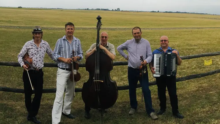 Heveder zenekar. Fotó: Erdélyi Hagyományok Háza