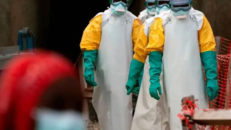 Az Ebola-járvány ellenőrizhetetlenné válhat: az orvosok nem tudnak lépést tartani a kontakt személyek nyomon követésével. Illusztráció