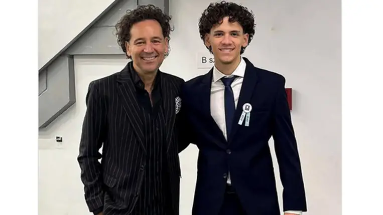 Istenes Bence öccse a szalagavatón fess fiatalember: Beni olyan magas, mint az apja