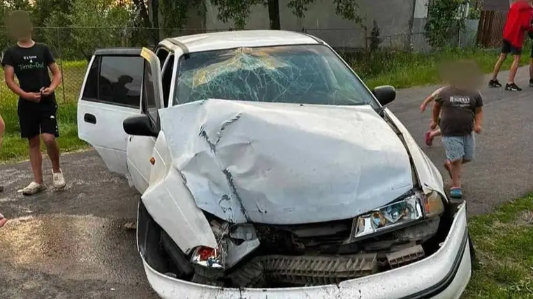 Súlyos baleset Kárpátalján: három gyermek és a sofőr is megsérült Babicsiban. Fotó: Kárpátaljai Mentőszolgálat