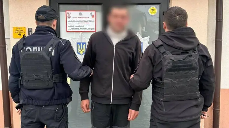 Súlyos baleset történt a Huszti járásban: egy ittas sofőr elgázolt egy motorost, majd elmenekült a helyszinről. Fotó: Ukrán Nemzeti Rendőrség