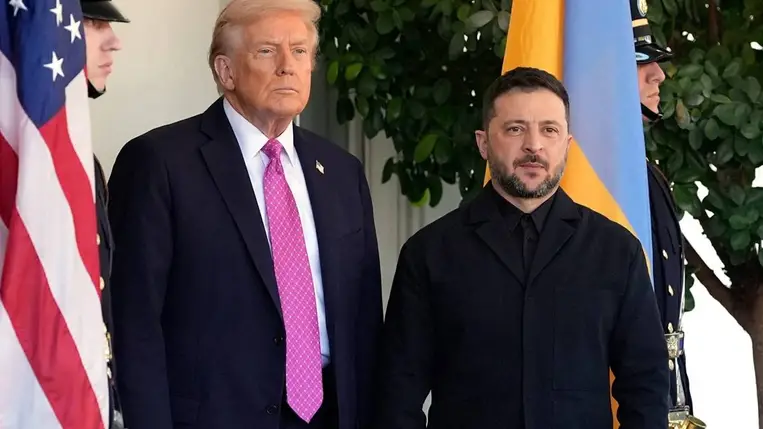 Donald Trump amerikai elnök és Volodimir Zelenszkij ukrán államfő a washingtoni Fehér Házban (Fotó: MTI/AP/Alex Brandon)