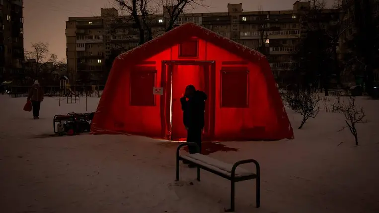 Tökéletes időzítés: fél Kijev fagyoskodik, amikor az IMF a fűtéstámogatások megszüntetését sürgeti. Illusztráció. Fotó: MTI/AP/Danijila Basakov