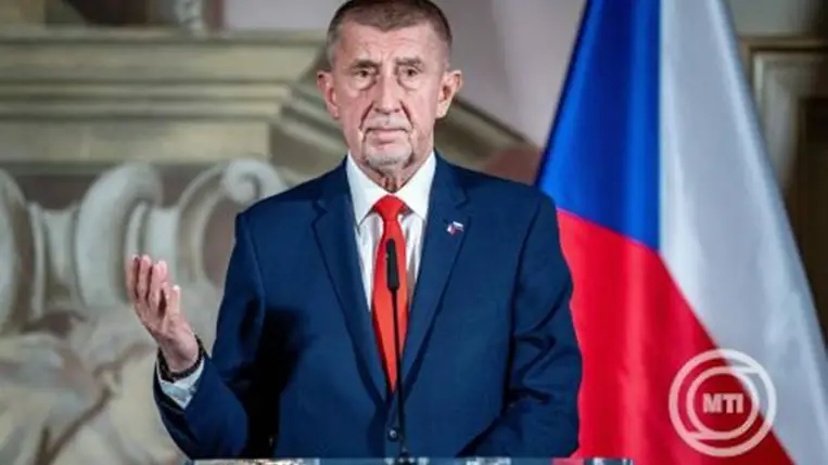 Andrej Babis cseh miniszterelnök érkezik az EU-tagországok állam-, illetve kormányfőinek csúcstalálkozójára Brüsszelben 2026. március 19-én. MTI/EPA/Olivier Matthys