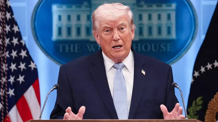 Donald Trump amerikai elnök a washingtoni Fehér Ház James Brady sajtószobájában Iránról tartott tájékoztatón 2026. április 6-án (Fotó: MTI/EPA/Jim Lo Scalzo)