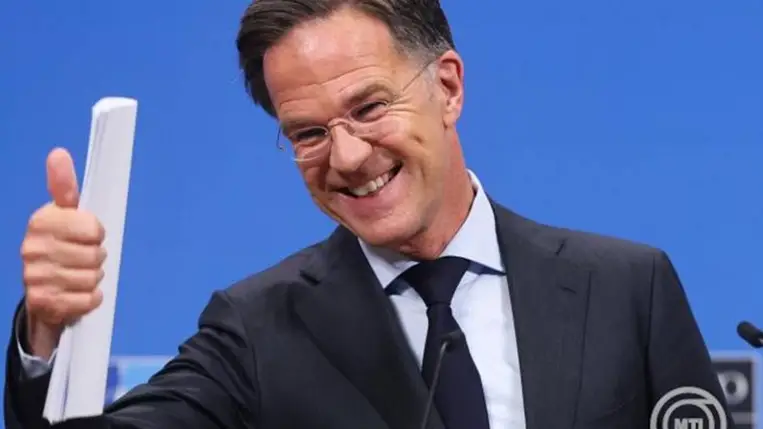 Mark Rutte NATO-főtitkár sajtótájékoztatót tart a NATO-védelmi miniszterek találkozója előtt a szövetség brüsszeli székházában 2026. június 17-én. MTI/EPA/Olivier Hoslet