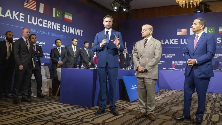 Az iráni–amerikai béketárgyalások előtt az obbürgeni Bürgenstock Resort luxus szállodakomplexumban 2026. június 21-én (Fotó: MTI/EPA/Keystone/Urs Flüeler)
