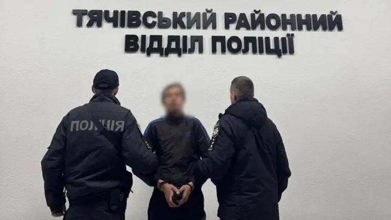Őrizetbe vették azt a férfit, aki megpróbált megölni egy fiatalkorút a Técsői járásban. Fotó: Ukrán Nemzeti Rendőrség