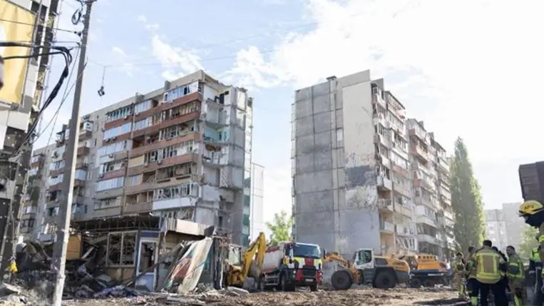 Kijevben befejeződött az orosz csapás utáni mentőakció: a halálos áldozatok száma 24, a sérülteké 48. Fotó:(ДСНС) 