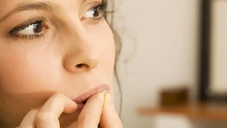 A körömrágás nem csak rossz szokás: ennek a súlyosabb problémának is tünete lehet