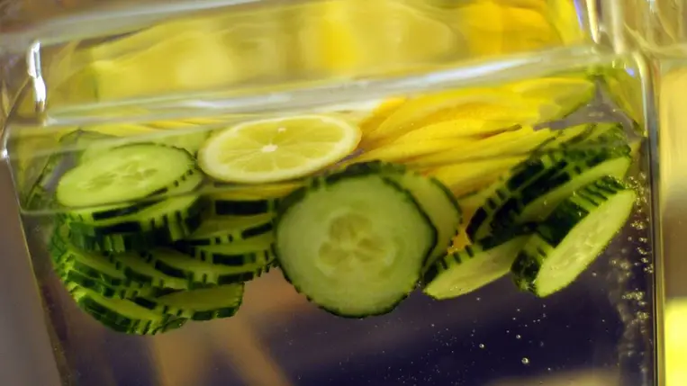 Ezt idd, ha azonnal lapos hasat akarsz: a modellek trükkje fotózás előtt