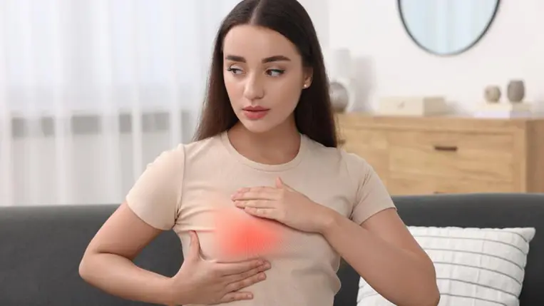 Milyen panaszokkal járhat együtt a mellciszta?