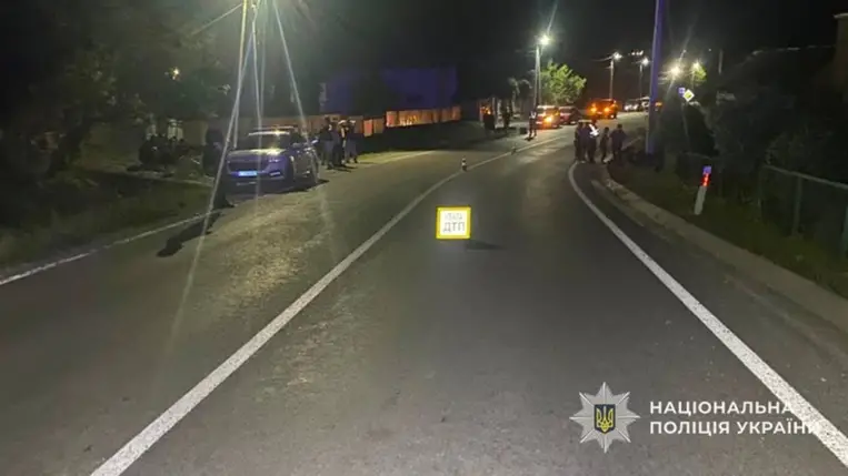 Beton villanyoszlopnak csapódott egy motoros Kárpátalján, meghalt. Fotó: Ukrán Nemzeti Rendőrség
