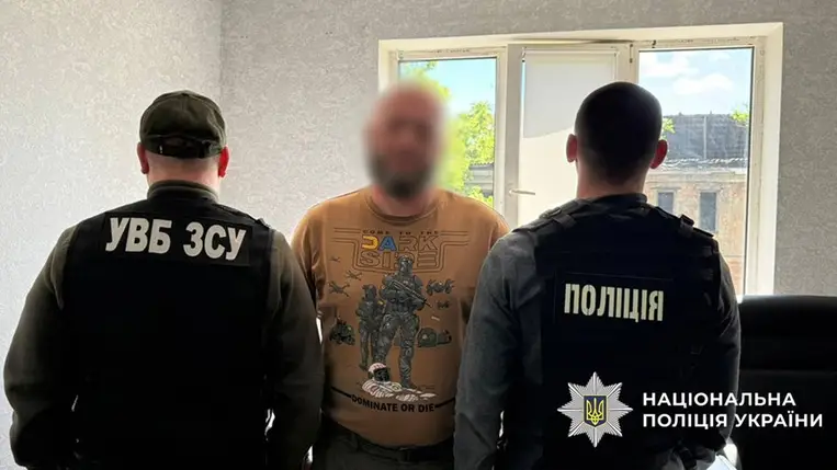 Gyanúsított lett két TCK-katona, mert nem nyújtottak segítséget egy rosszul lett férfinak. Fotó: Ukrán Nemzeti Rendőrség