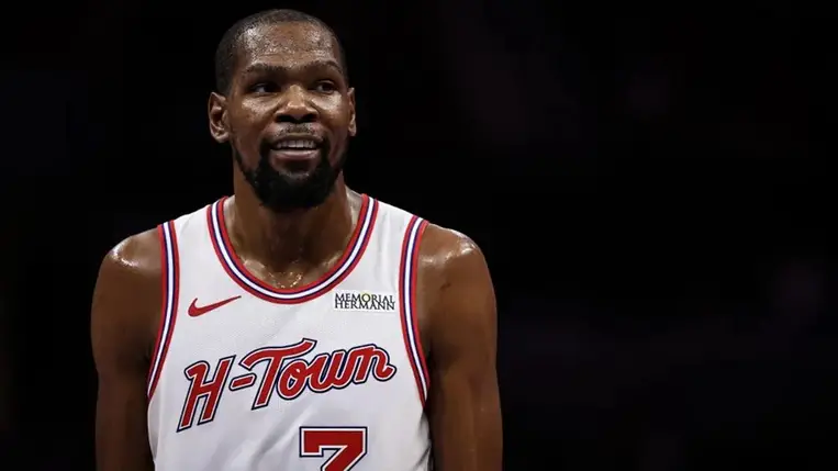 Nem akarja átadni a helyét: újra bizonyítana az NBA-sztár