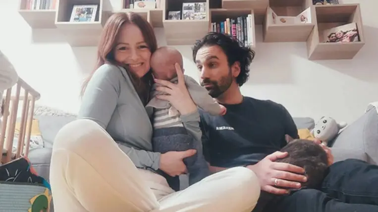 A Barátok közt szívtiprója volt: 31 évesen apuka és férj a friss fotón