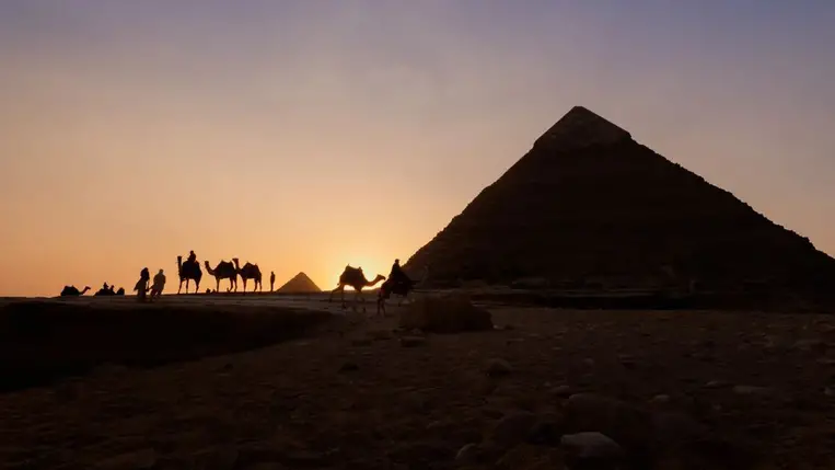 Az egész internetet lázban tartja, amit a gízai piramisban találtak