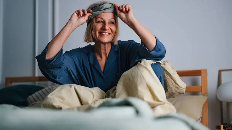 Évekkel fiatalabbnak tűnsz, ha így indítod a reggelt – 5 filléres, de hatásos trükk