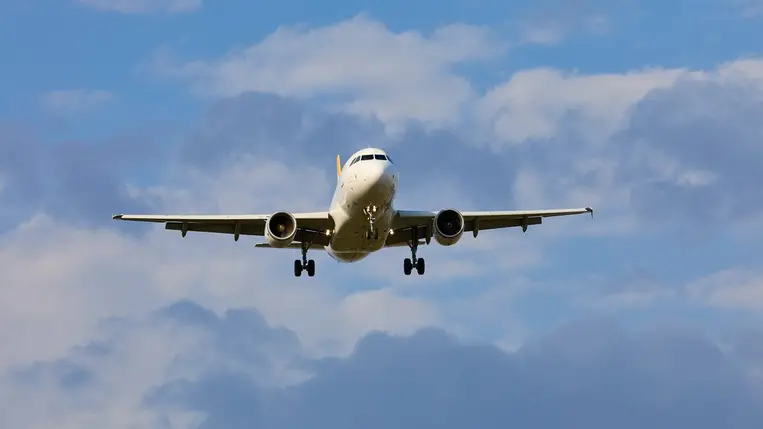 Utasszállító repülőgép. ( Illusztráció )