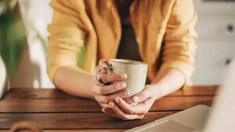A tea csökkentheti a koleszterint és a stroke kockázatát