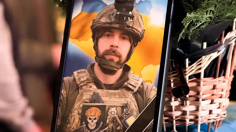 Elesett kárpátaljai katona: Munkácson elbúcsúztak Volodimir Belejtől. Fotó: Munkácsi Városi Tanács