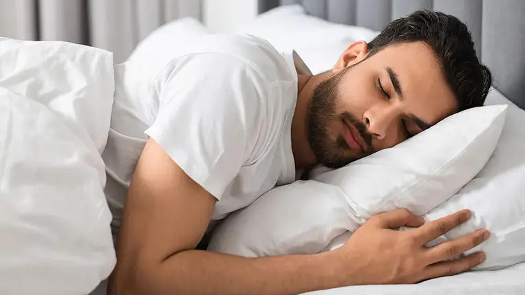 Ezek a legrosszabb alvópózok a szakértők szerint