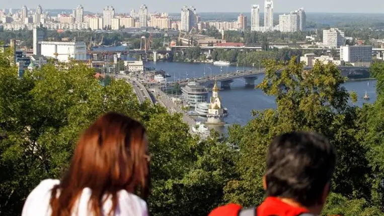 Ukrajnában tovább nő az átlagbér, és már meghaladta a 30 ezer hrivnyát. Illusztráció
