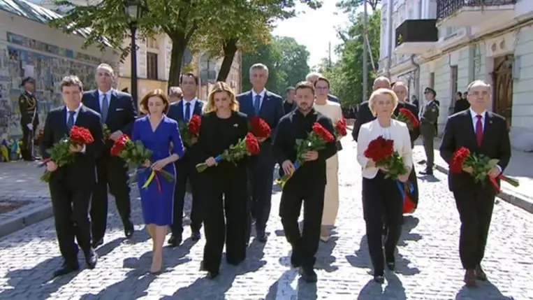 Az Ukrán Államiság Napján az elnök a békéről, Európáról és Ukrajna jövőjéről beszélt. Fotó: interfax.com.ua