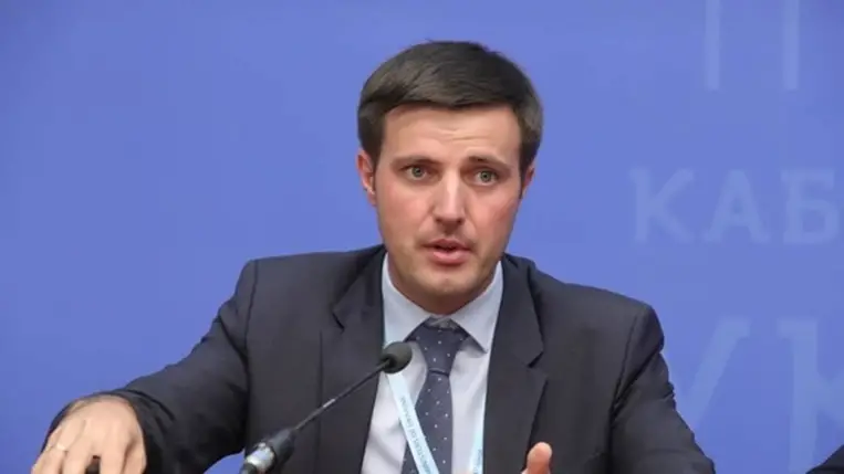 Biztonsági okokból átmenetileg leállt a hajók belépése az ukrán kikötőkbe. A kormány a hajóforgalom helyreállításán dolgozik.