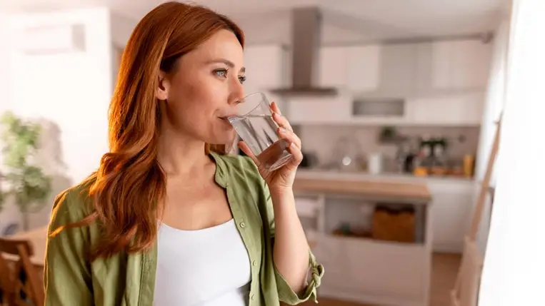 Így idd a vizet, hogy beinduljon a fogyás - Ekkor fogyaszd el az első pohárral