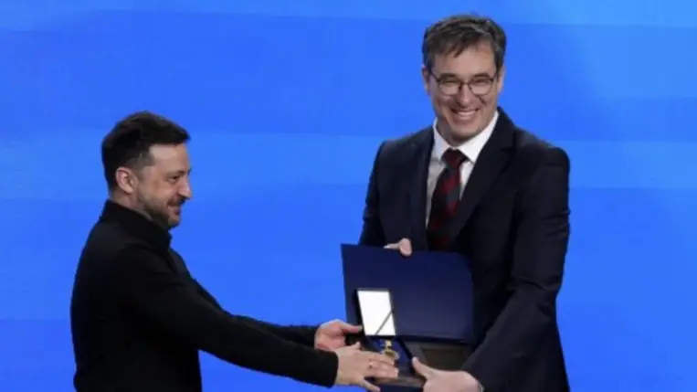 Volodimir Zelenszkij kitüntette Karácsony Gergelyt Ukrajna támogatásáért. Kiemelt kép forrása: Facebook