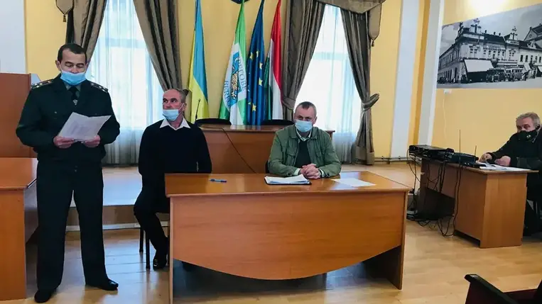 Közmunkát végeznek a rendbontók a Beregszászi Kistérségben